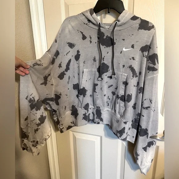 Nike Swoosh Splatter Tie Dye Cropped Relaxed Hoodie, Gray, Sz Small, NWOT - Picture 3 of 7
